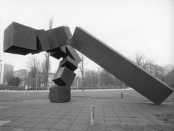 Rumor de límites IX – Monumento Düsseldorf (Rumor of Limits IX – Dusseldorf Monument)
